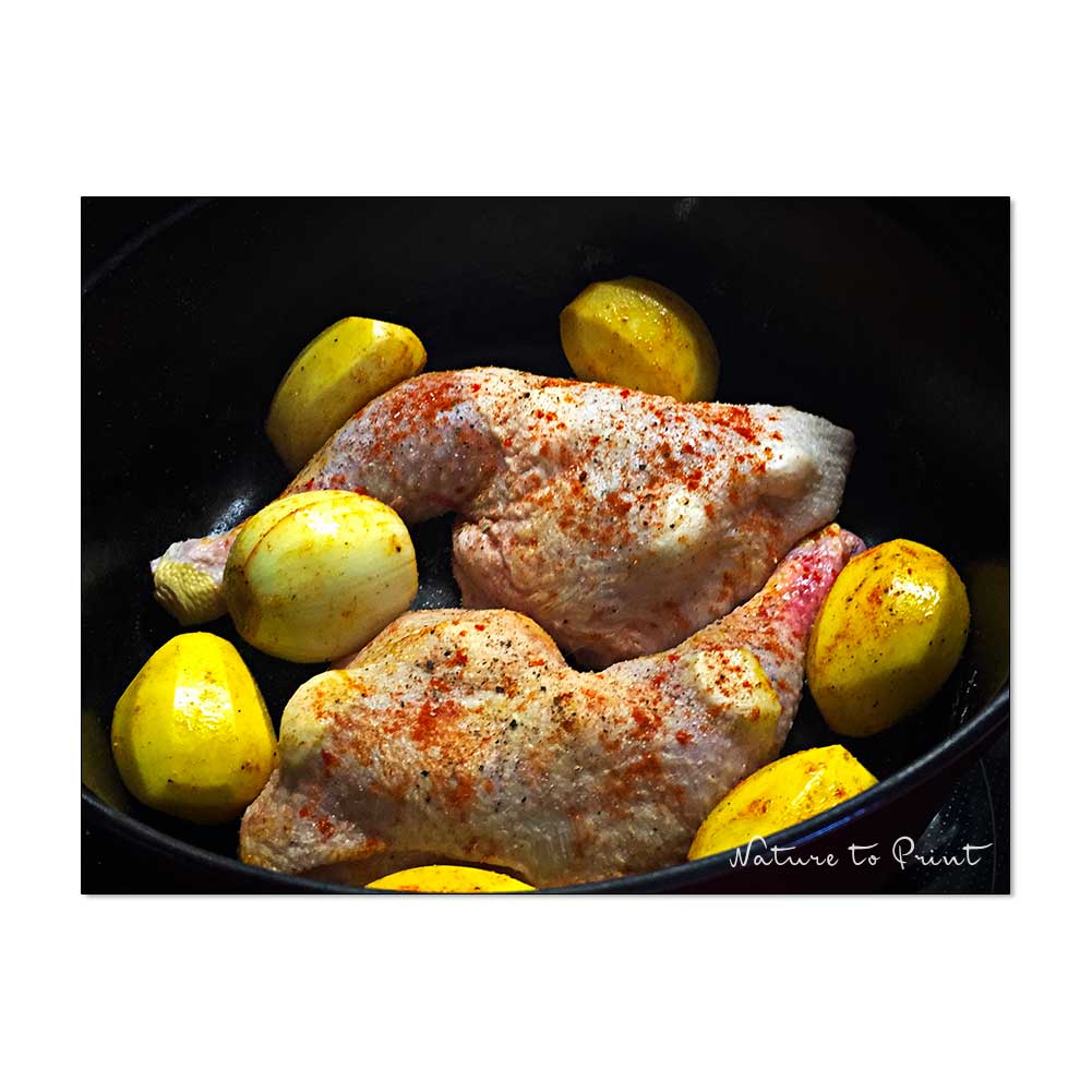 Mediterrane Hähnchenschenkel mit Ofenkartoffeln und Gemüse der Saison, 2 Rezepte | Mediterrane Hähnchenschenkel schmecken immer. Zusammen mit Ofenkartoffeln, Zwiebeln & Gemüse nach Saison. Simpel, lecker & variabel.