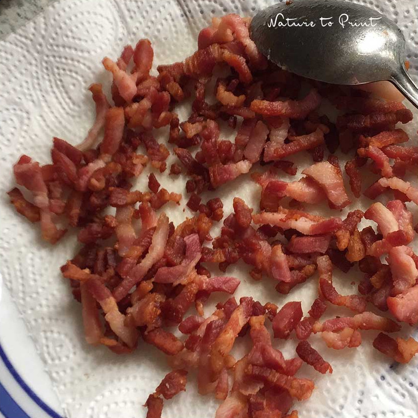 Ausgelassener Speck sorgt für deftigen Geschmack Ausgelassener Speck / Bacon für Krautkrapfen