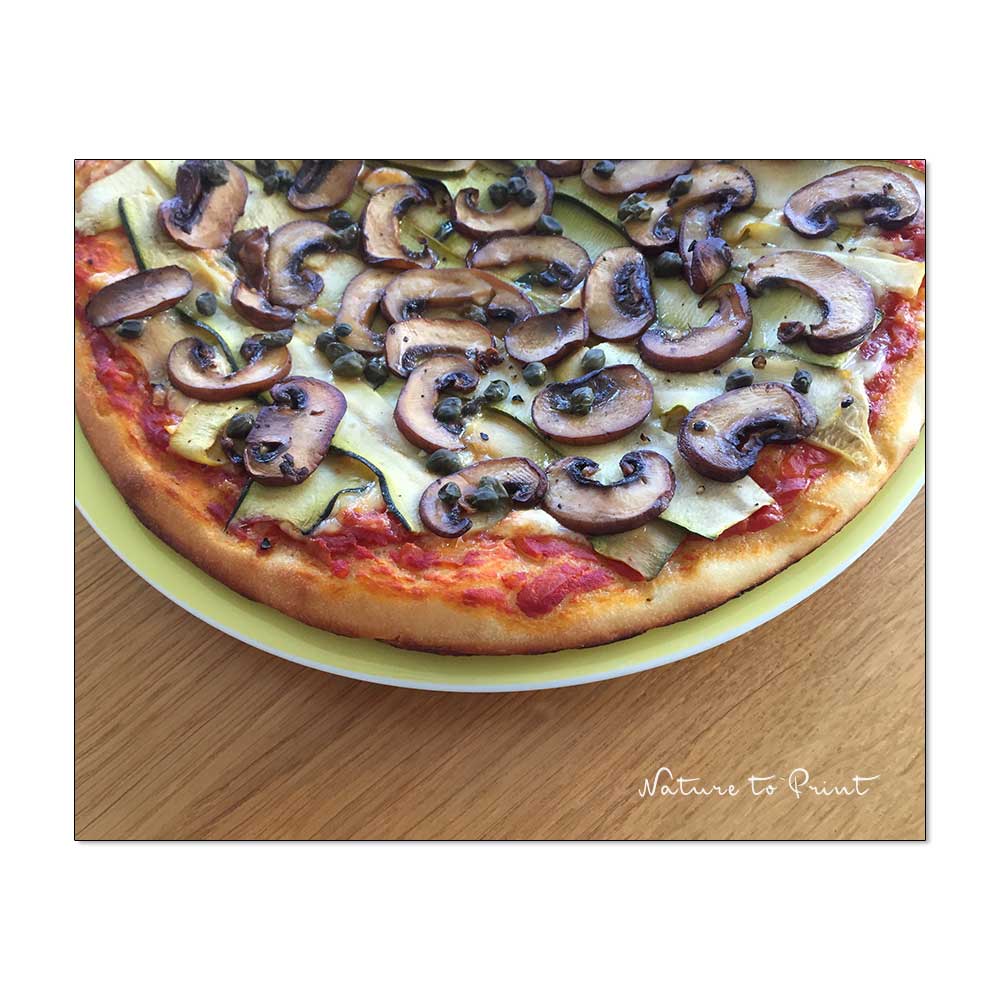 Zucchini-Pizza Lievito Madre frisch aus dem Ofen. Einfach und so lecker.