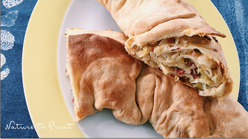 Allgäuer Krautstrudel aus dem Ofen. Einfach, preiswert & lecker